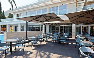 Rimini – Large Cantilever Umbrella